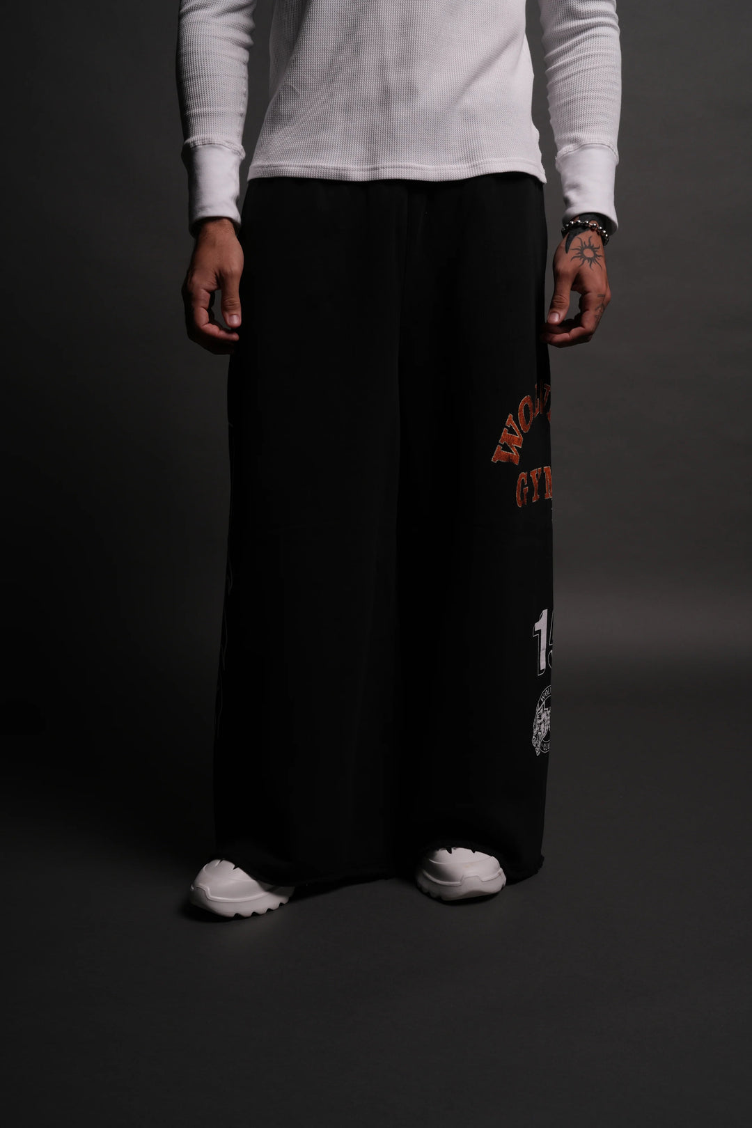 Darc Sport > Wolves Gym V2 Oversized Omen Sweat Pants