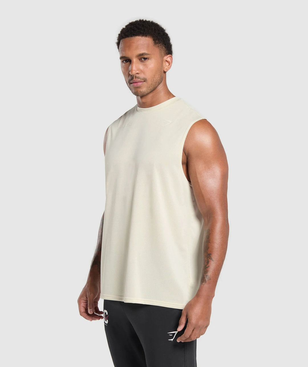 Gymshark > Script Graphic Cut Off Tank