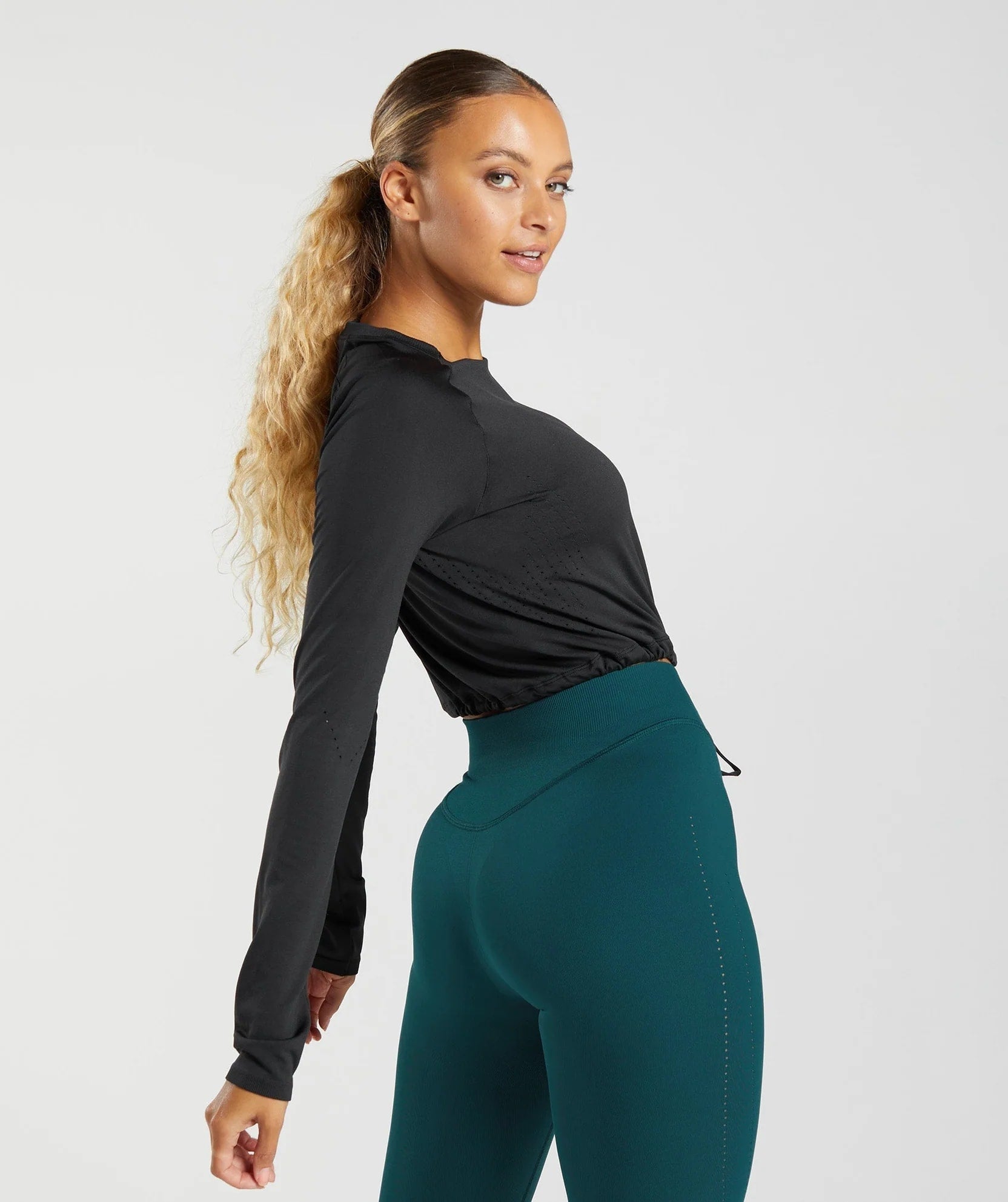 Gymshark > Sweat Seamless Long Sleeve Crop Top