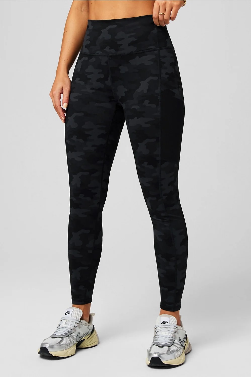 Fabletics > On-The-Go PowerHold Legging > M > Tonal Camo > Fabletics