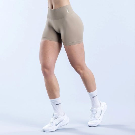 DFYNE > Defy Shorts 4.5"