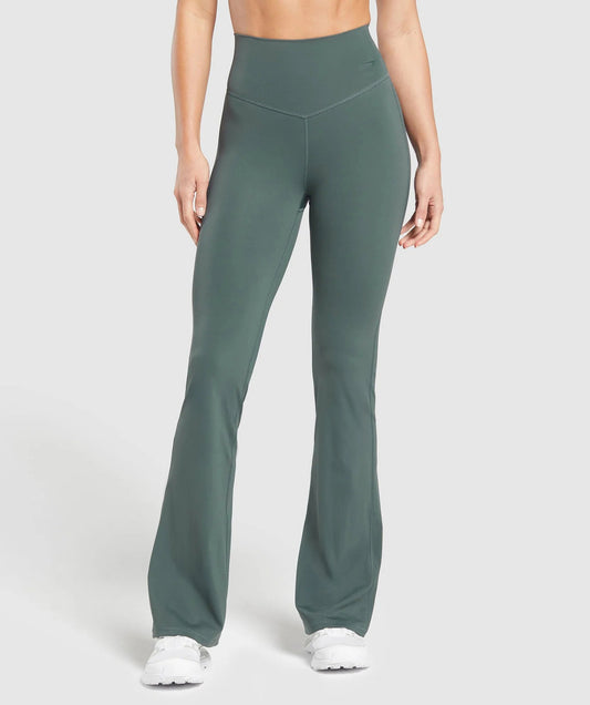 Gymshark > Elevate Flared Leggings 2.0